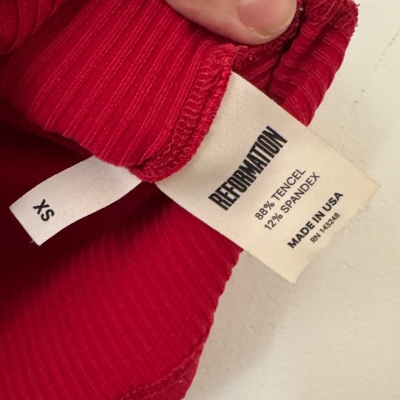 Reformation Red Ribbed Scoop Tank - Picture 3 of 4